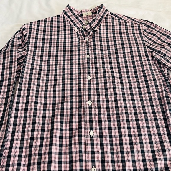 J Crew Men’s button front long sleeve shirts.  Lot of 6 slim fit size medium - Picture 4 of 7